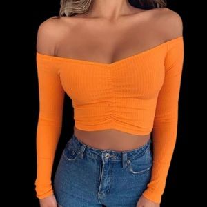 BNWOT Long Sleeve Casual Sexy Off the Shoulders Top